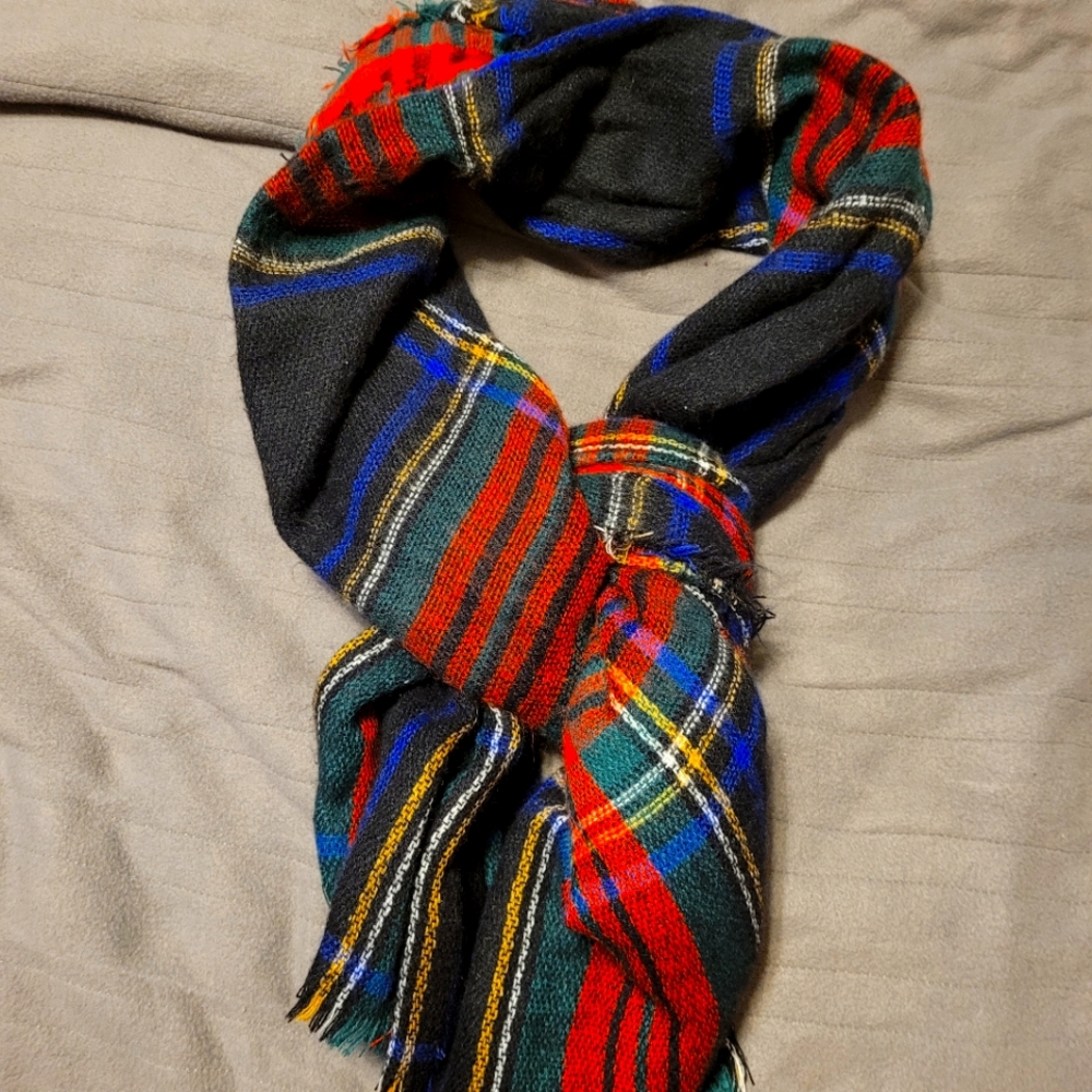 Old Navy checkered blanket Scarf